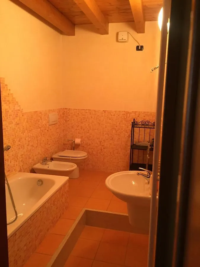 B&B Via Garibaldi Lonigo 3*,  Italy
